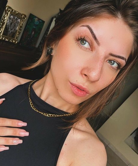 Naken läckt OnlyFans-bild av Alessandra Pink