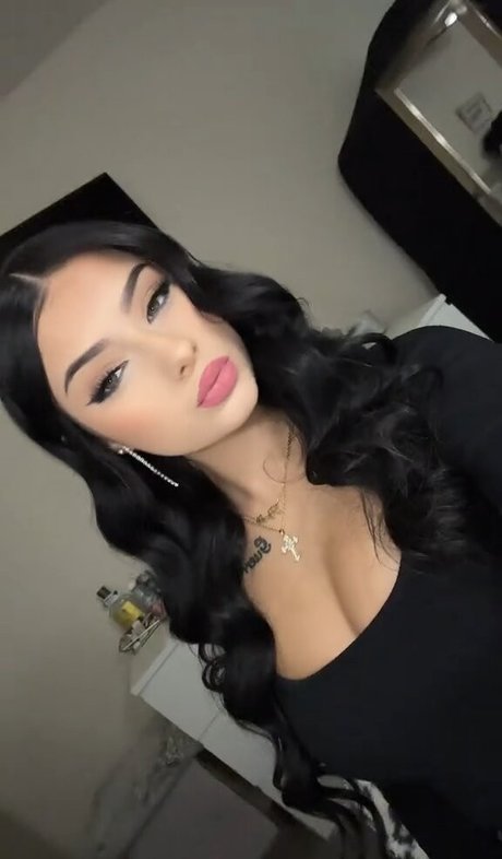 Leslie Emma