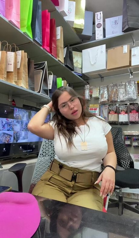 Nahá fotka uniklých OnlyFans od Tamar Abuchzira