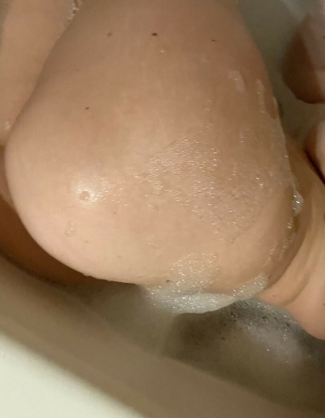 Nacktes geleaktes OnlyFans-Foto von Strawberrysweetmilk