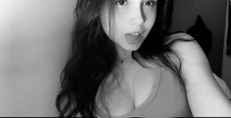Naken lekkede OnlyFans-bilde av Cait Asmr