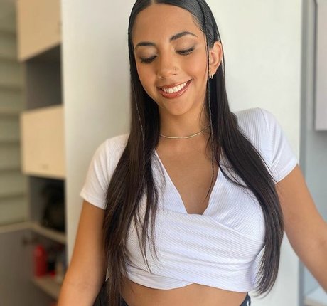 Nacktes geleaktes OnlyFans-Foto von Valentina Kavata