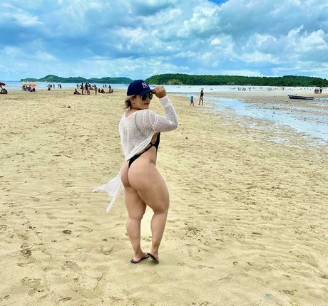 Nahá fotka uniklých OnlyFans od Musasilvaa