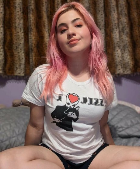 Naakte gelekte OnlyFans-foto van Sawyeurism