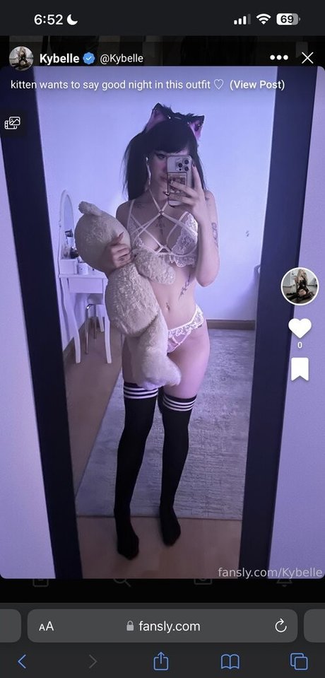 Naakte gelekte OnlyFans-foto van Kybelle