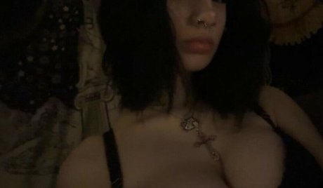 Naken läckt OnlyFans-bild av Milkichan