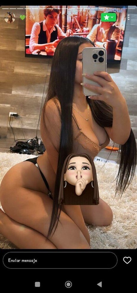Naken lekkede OnlyFans-bilde av Carolina Constanza