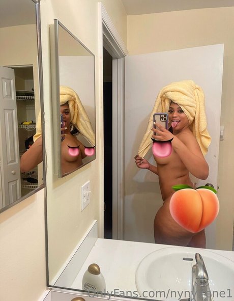 Nahá fotka uniklých OnlyFans od Nynyirene1