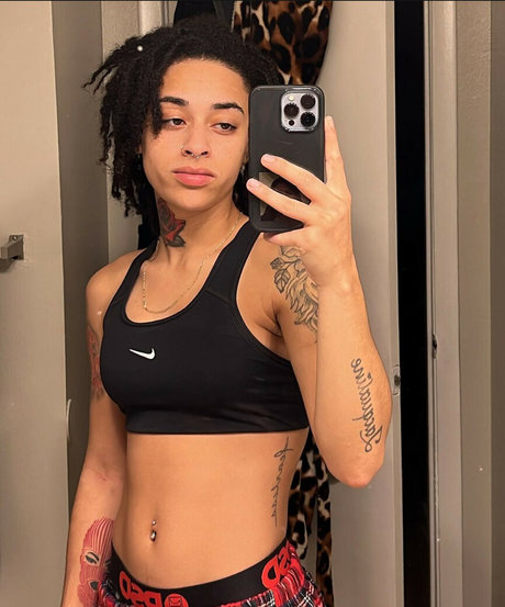 Nahá fotka uniklých OnlyFans od Treasure Osiria