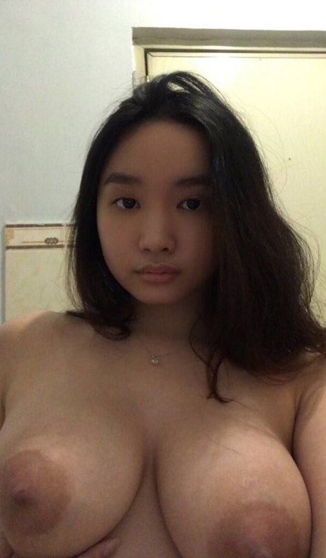 Nahá fotka uniklých OnlyFans od Keri Ocampo