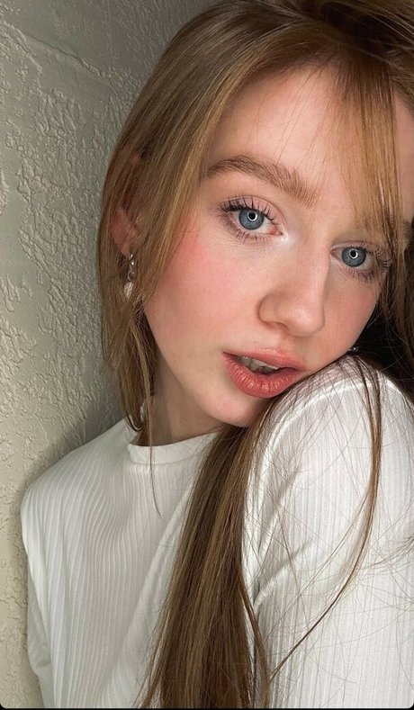 Alaston vuotanut OnlyFans-kuva Lizzyblaze
