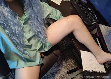 Alaston vuotanut OnlyFans-kuva Azazelzangel