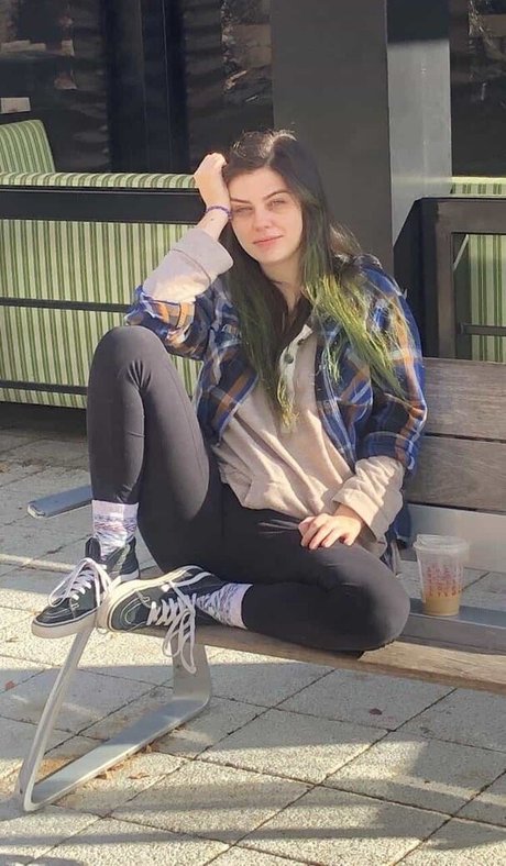 Zoey Wilde
