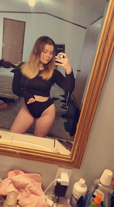 Naken läckt OnlyFans-bild av Mscheyo