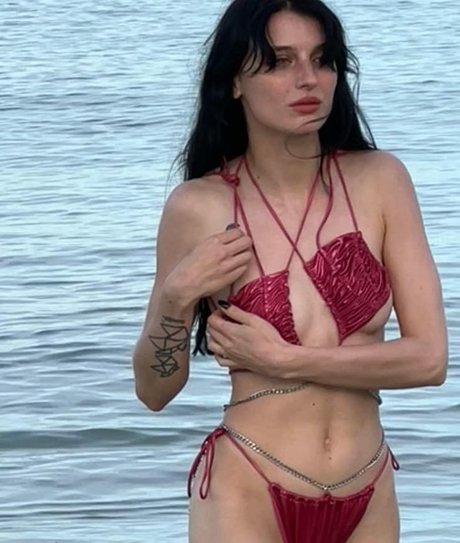 Naken läckt OnlyFans-bild av Alice Pagani