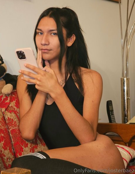 Nøgent lækket OnlyFans-billede af Josterbaez