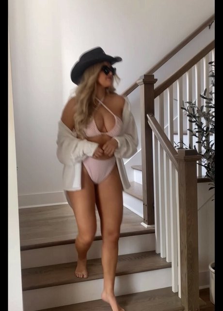 Nahá fotka uniklých OnlyFans od Maddie Perry