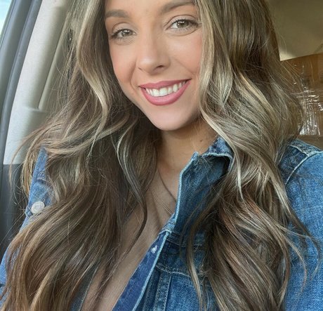 Nahá fotka uniklých OnlyFans od Ashlynn Thurber