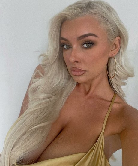 Naken läckt OnlyFans-bild av Lucy Cartlidge