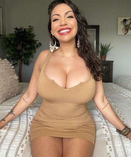 Foto desnuda filtrada de OnlyFans de Crueltyfreecurves