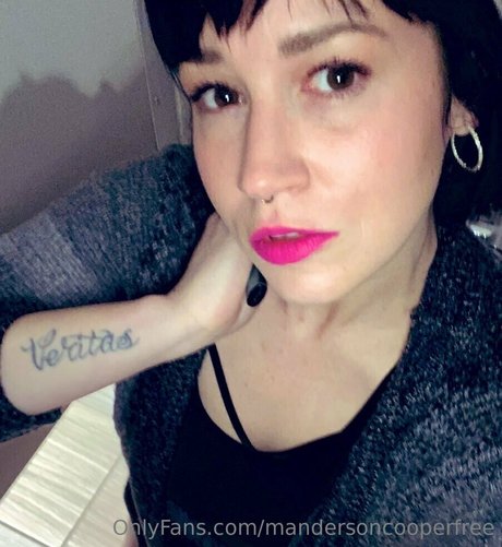 Nahá fotka uniklých OnlyFans od Mandersoncooperfree