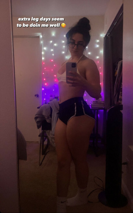 Alaston vuotanut OnlyFans-kuva Madie Rummel