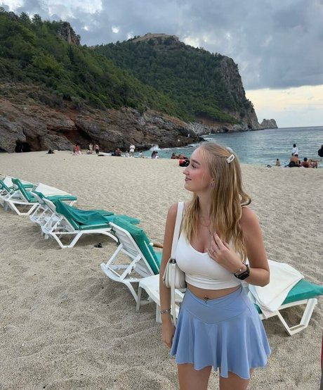 Nahá fotka uniklých OnlyFans od Lenaahdl