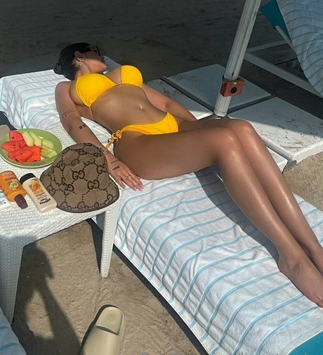 Alasti lekkinud OnlyFans-i pilt Lisa Straube