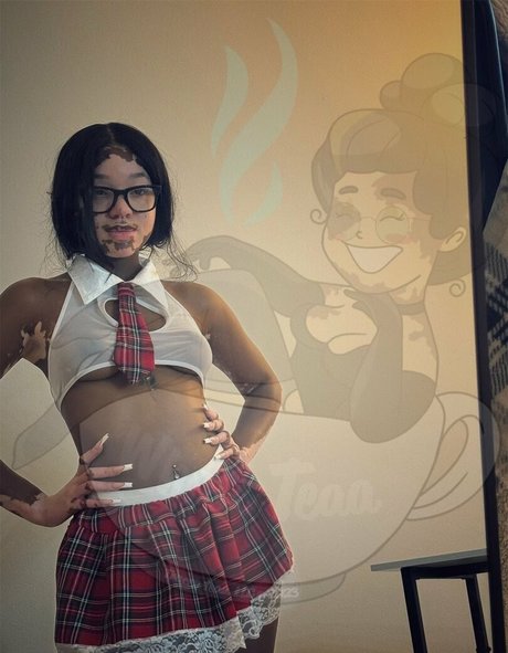 Naken läckt OnlyFans-bild av Curiousiteaaa
