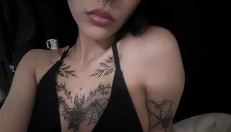 Foto di nudo di fuga di OnlyFans di Nephilimburial