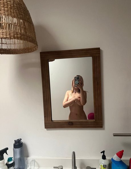 Naken lekkede OnlyFans-bilde av Syanne Ferguson