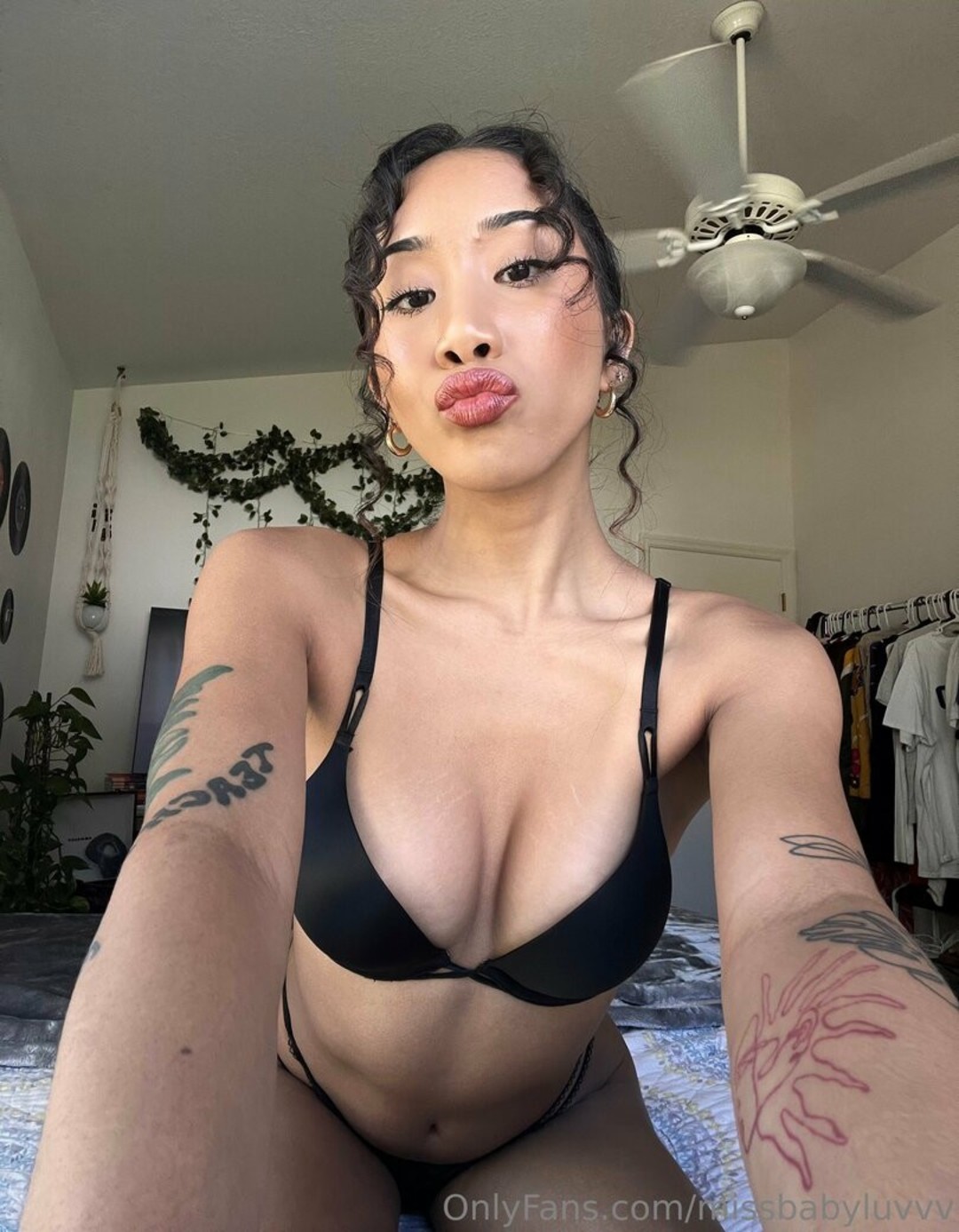 Nacktes geleaktes OnlyFans-Foto von Uluvzella #4