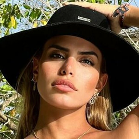Naken läckt OnlyFans-bild av Juliana Seligmann