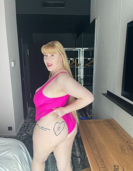 Nahá fotka uniklých OnlyFans od Caylasnow