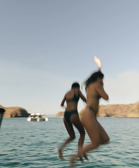 Naken läckt OnlyFans-bild av Logan Rae Hill