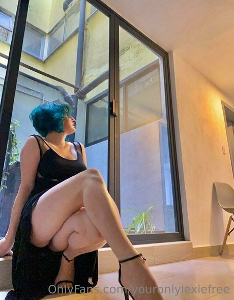 Naken läckt OnlyFans-bild av Youronlylexie