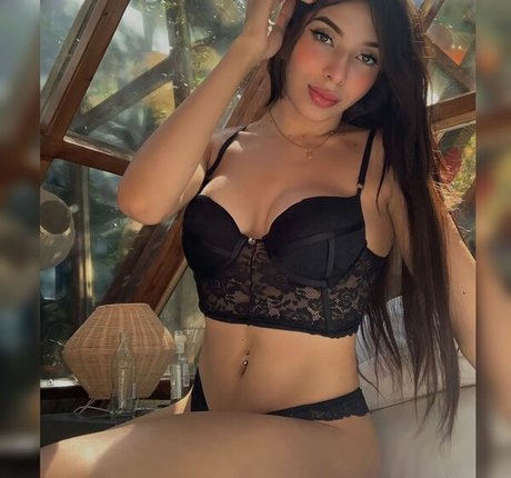 Foto desnuda filtrada de OnlyFans de Prettyemmah