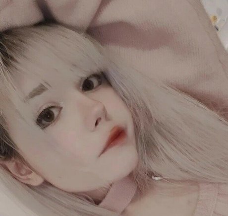 Alaston vuotanut OnlyFans-kuva Little Giuli