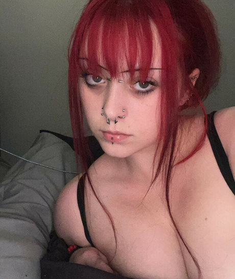 Alasti lekkinud OnlyFans-i pilt Vampiref0ckerr