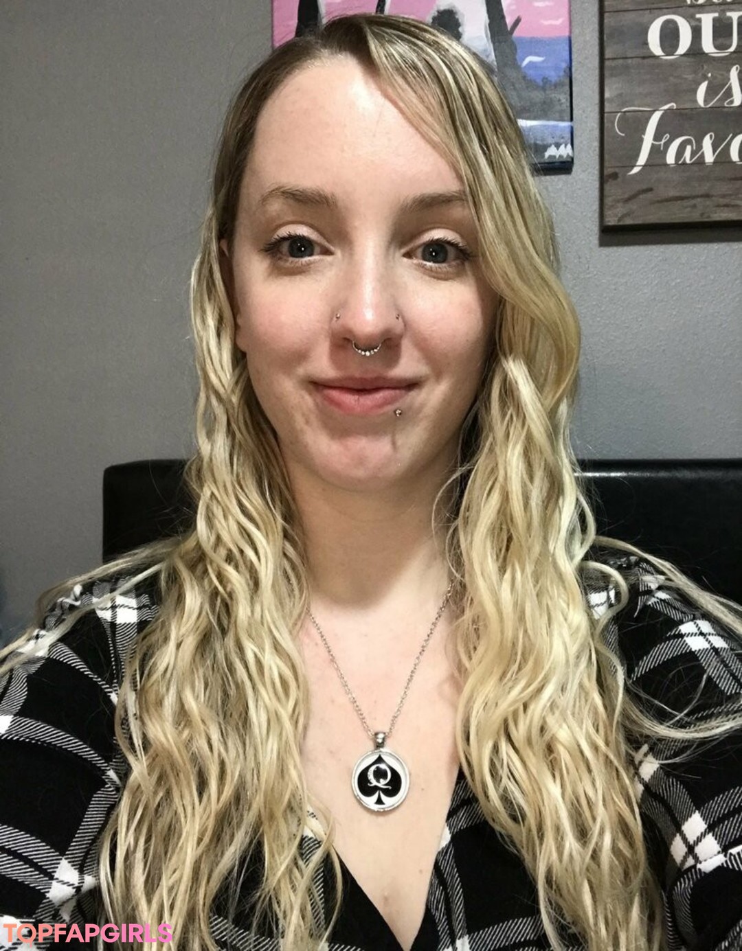 Naken lekkede OnlyFans-bilde av Hotwifealy #5