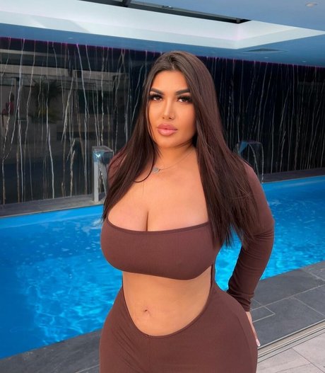 Alaston vuotanut OnlyFans-kuva Nasim Morales
