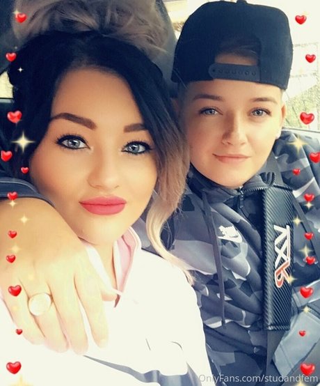 Reallesbiansx OnlyFans 유출 누드 사진
