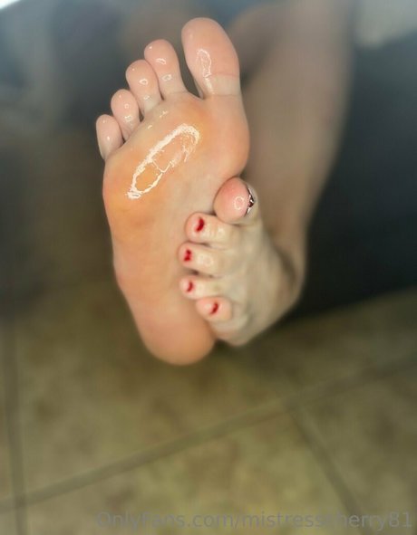 Naken lekkede OnlyFans-bilde av Mistresscherry81