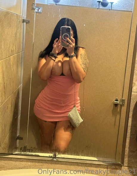 Freakycouple21