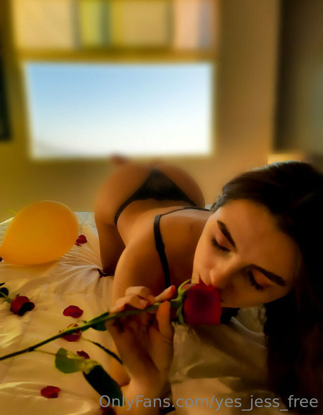 Nahá fotka uniklých OnlyFans od Yesjessfree