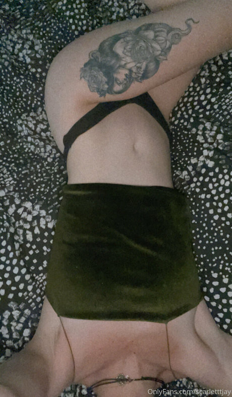 Nahá fotka uniklých OnlyFans od Scarletttjay