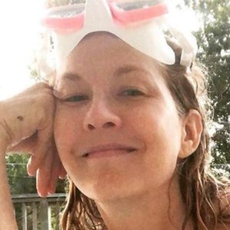 Alaston vuotanut OnlyFans-kuva Jenna Elfman