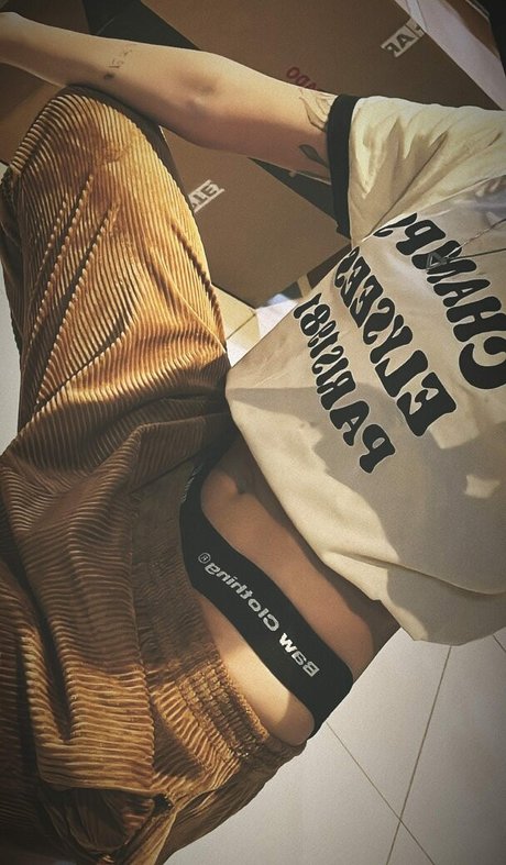 Nahá fotka uniklých OnlyFans od Loud Thaiga