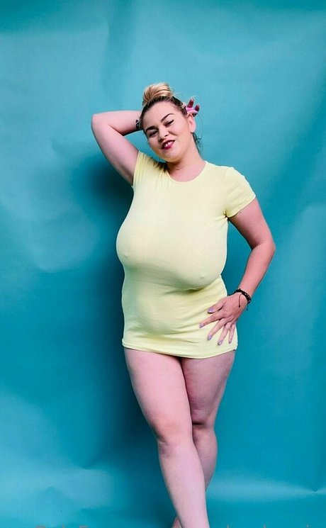 Hugeboobserin
