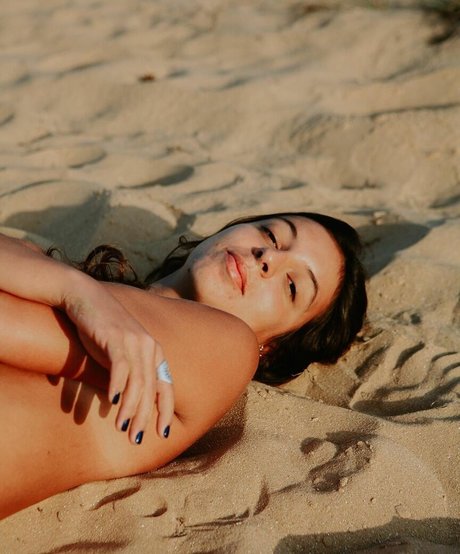 Naken lekkede OnlyFans-bilde av Bar Levy